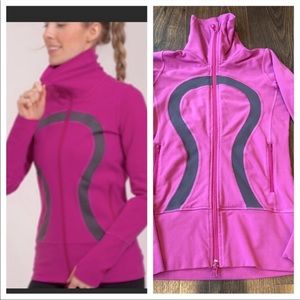 Lululemon In Stride Jacket Magenta Purple Pink Color With Gray Logo size 2